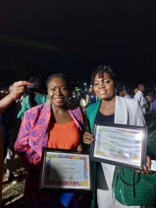 Elise MUPA, à droite, de MUP's Communication
